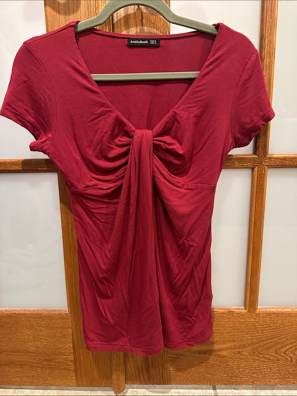 Knot-Front Short Sleeve Tee in Berry